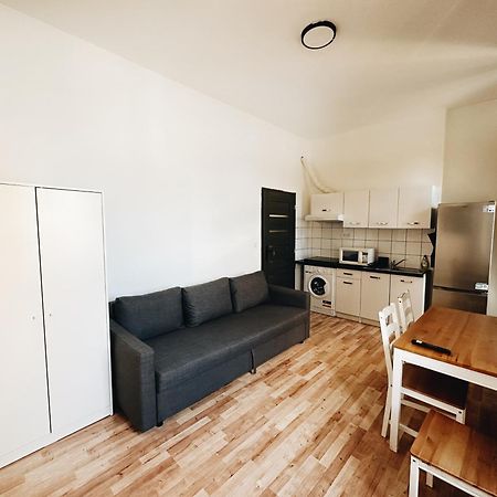 Apartament Crimson Charm Praga Zewnętrze zdjęcie